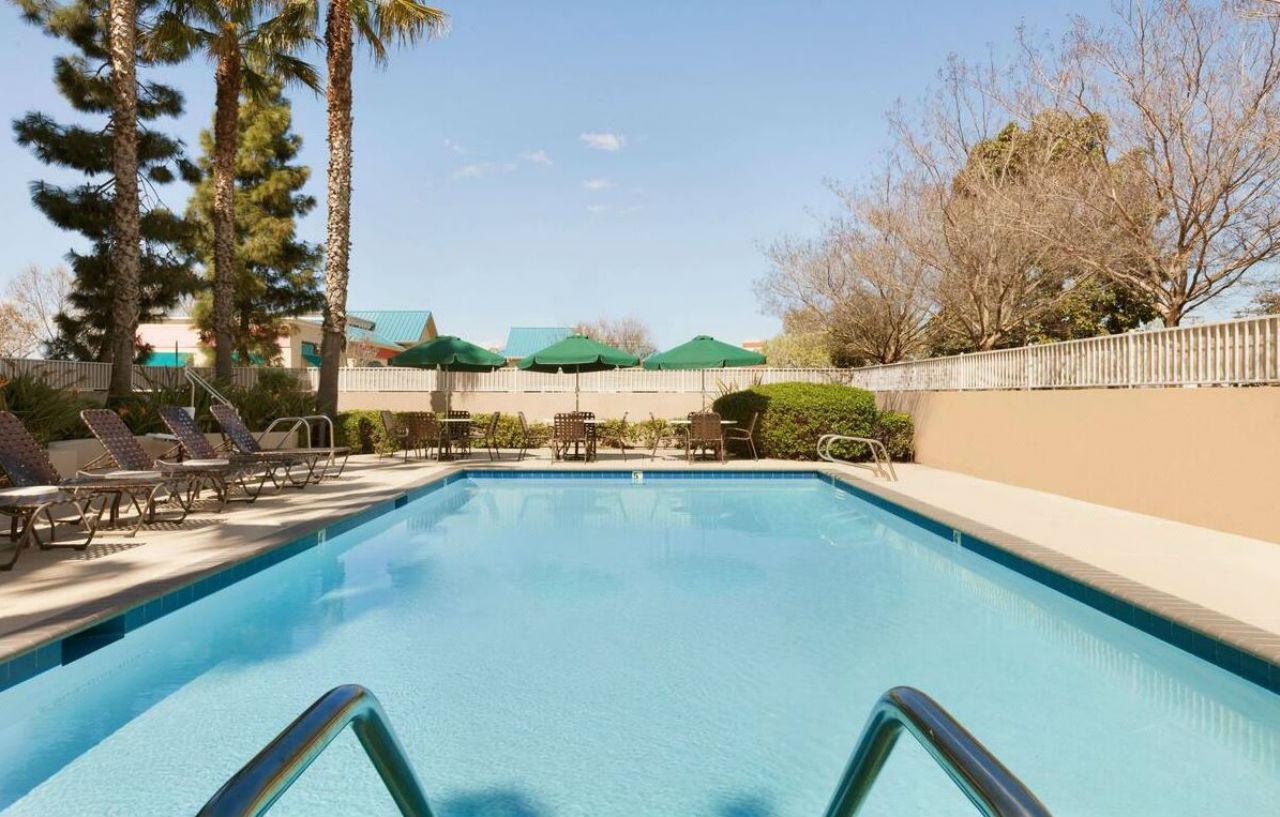 Hilton Garden Inn San Jose/מילפיטאס מראה חיצוני תמונה