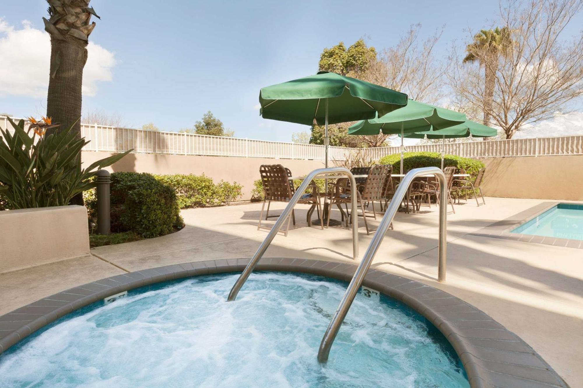 Hilton Garden Inn San Jose/מילפיטאס מראה חיצוני תמונה